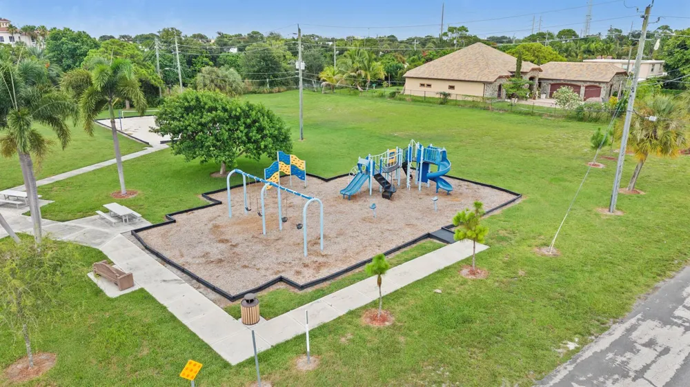 1127 NW 9th Street Boynton Beach, FL 33426