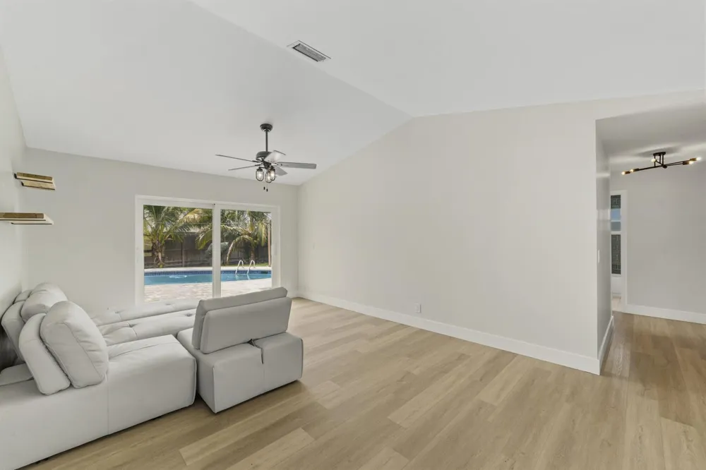 1127 NW 9th Street Boynton Beach, FL 33426