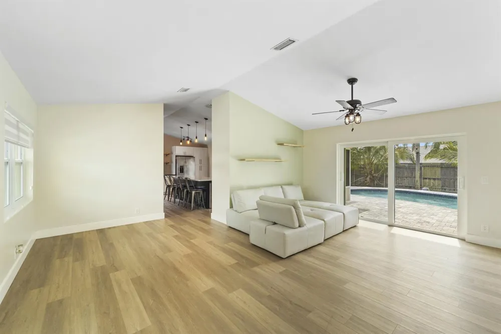 1127 NW 9th Street Boynton Beach, FL 33426