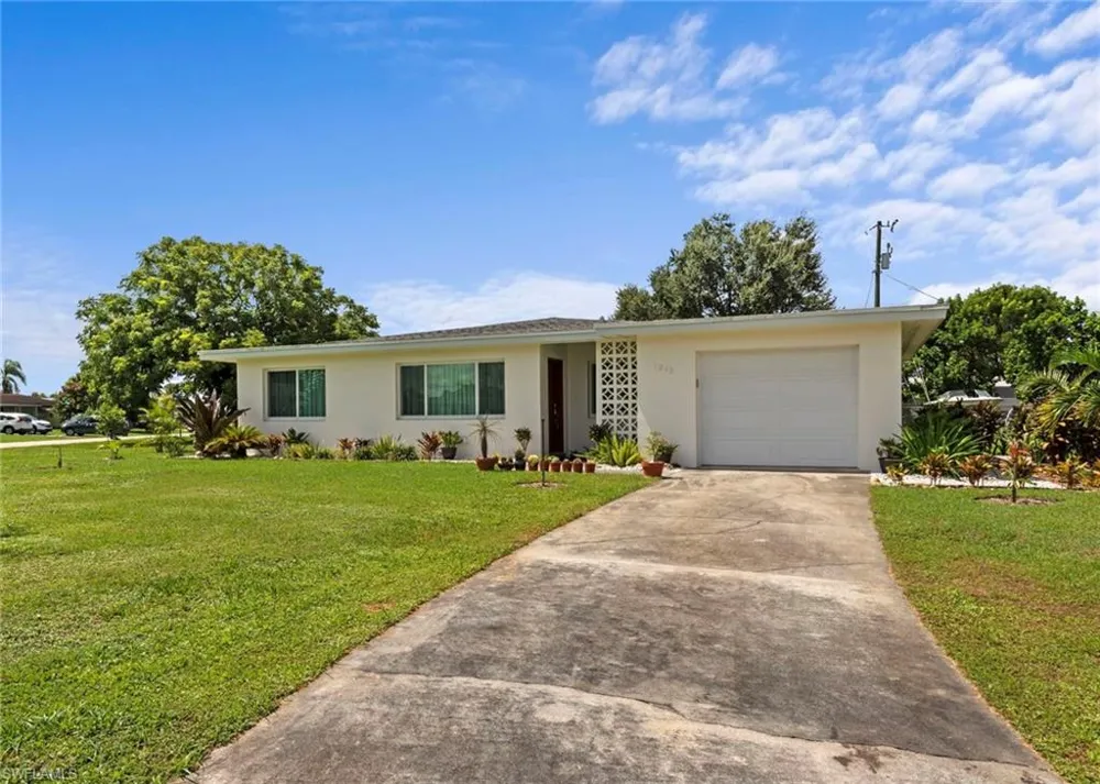 1212 Barnsdale Street Lehigh Acres, FL 33936