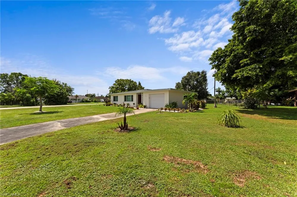 1212 Barnsdale Street Lehigh Acres, FL 33936