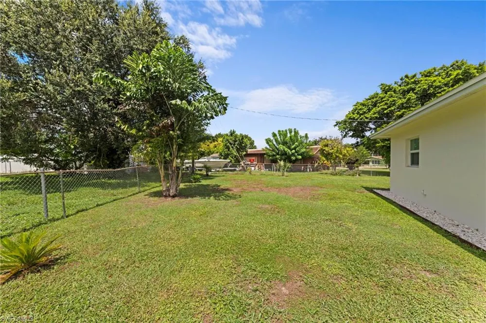 1212 Barnsdale Street Lehigh Acres, FL 33936