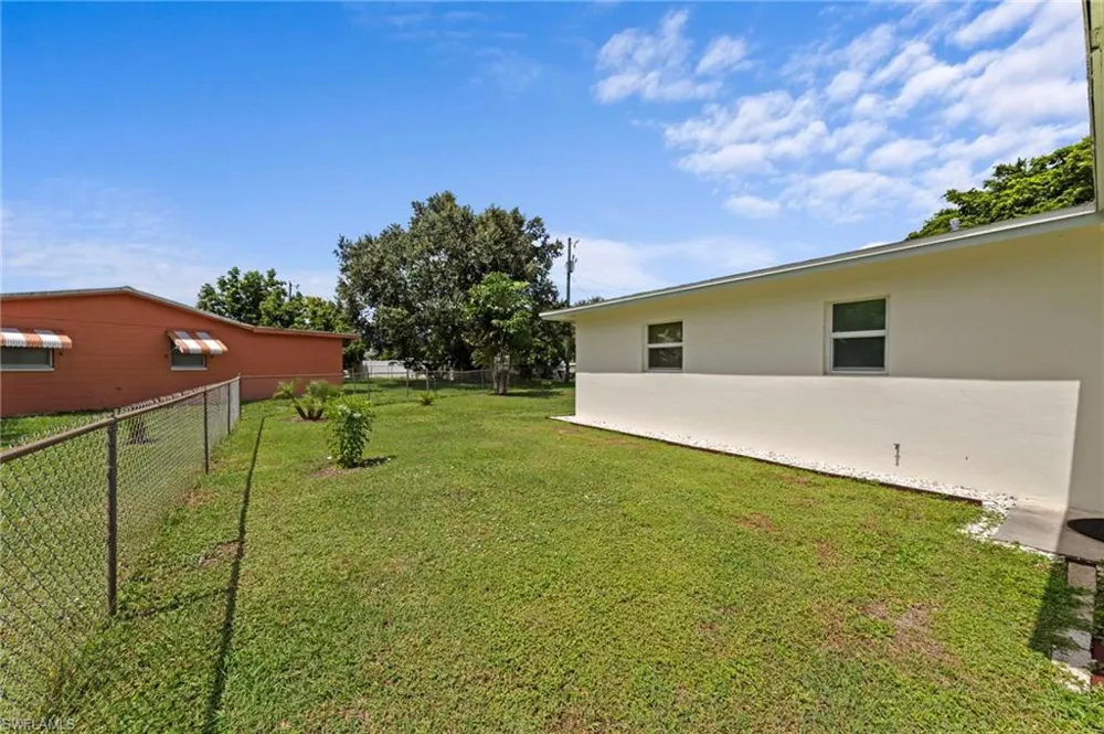 1212 Barnsdale Street Lehigh Acres, FL 33936