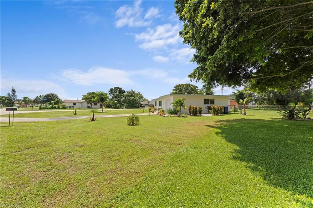 1212 Barnsdale Street Lehigh Acres, FL 33936