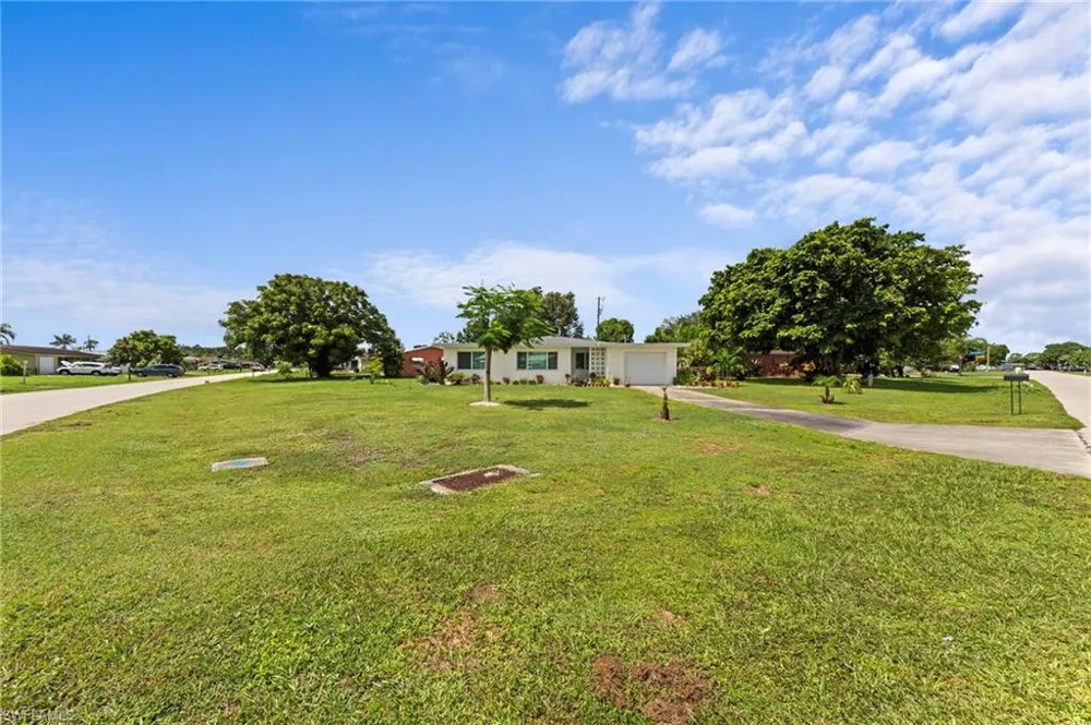 1212 Barnsdale Street Lehigh Acres, FL 33936
