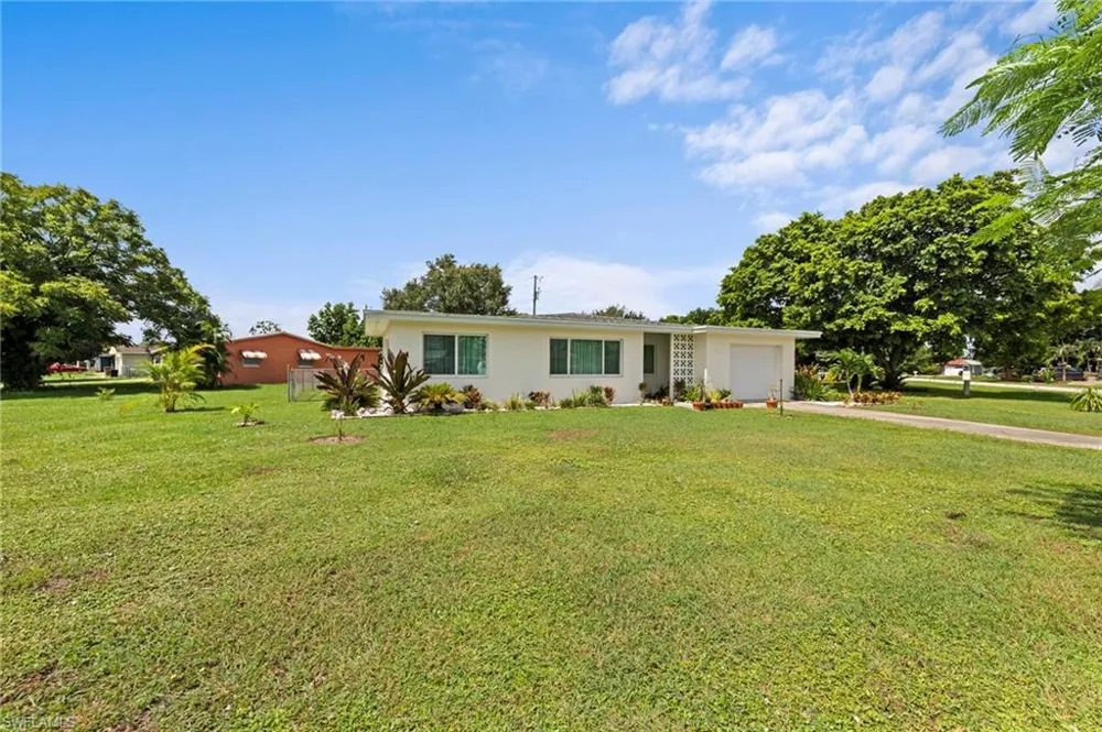 1212 Barnsdale Street Lehigh Acres, FL 33936