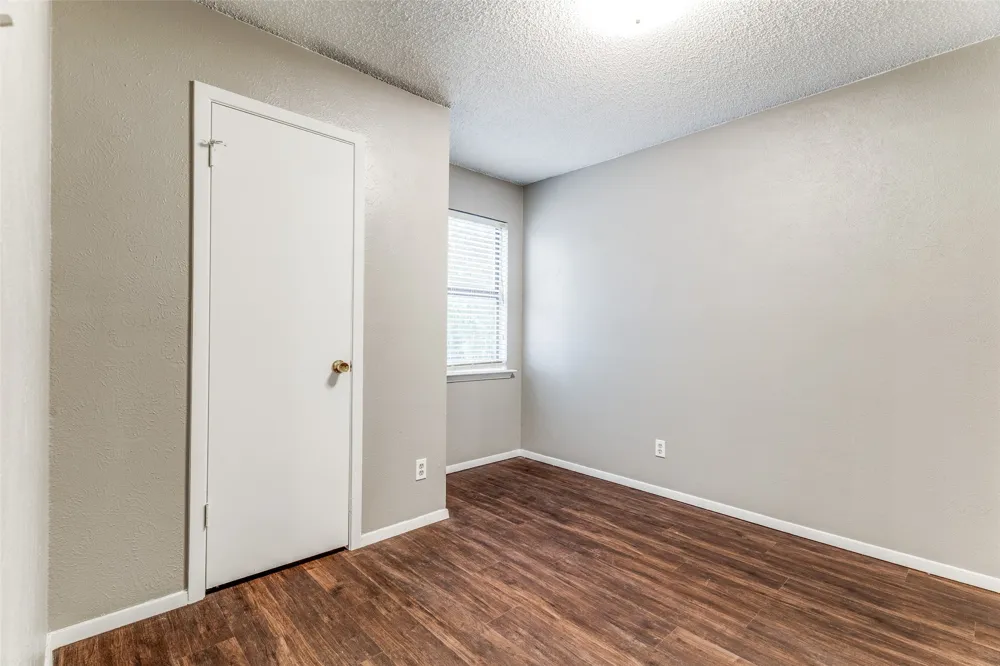 408 Windwood Court Azle, TX 76020