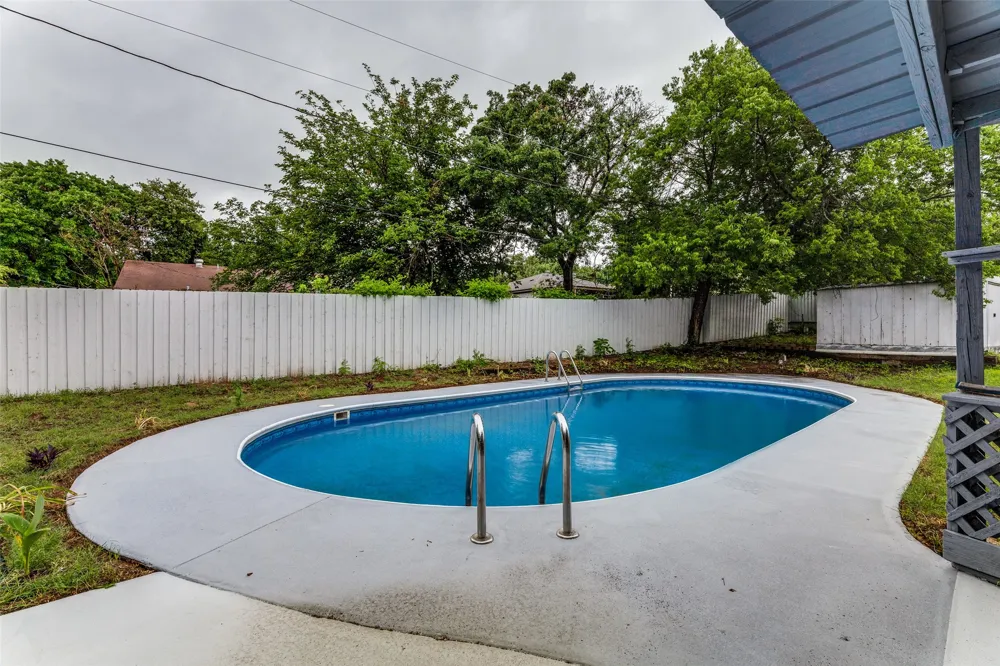 408 Windwood Court Azle, TX 76020