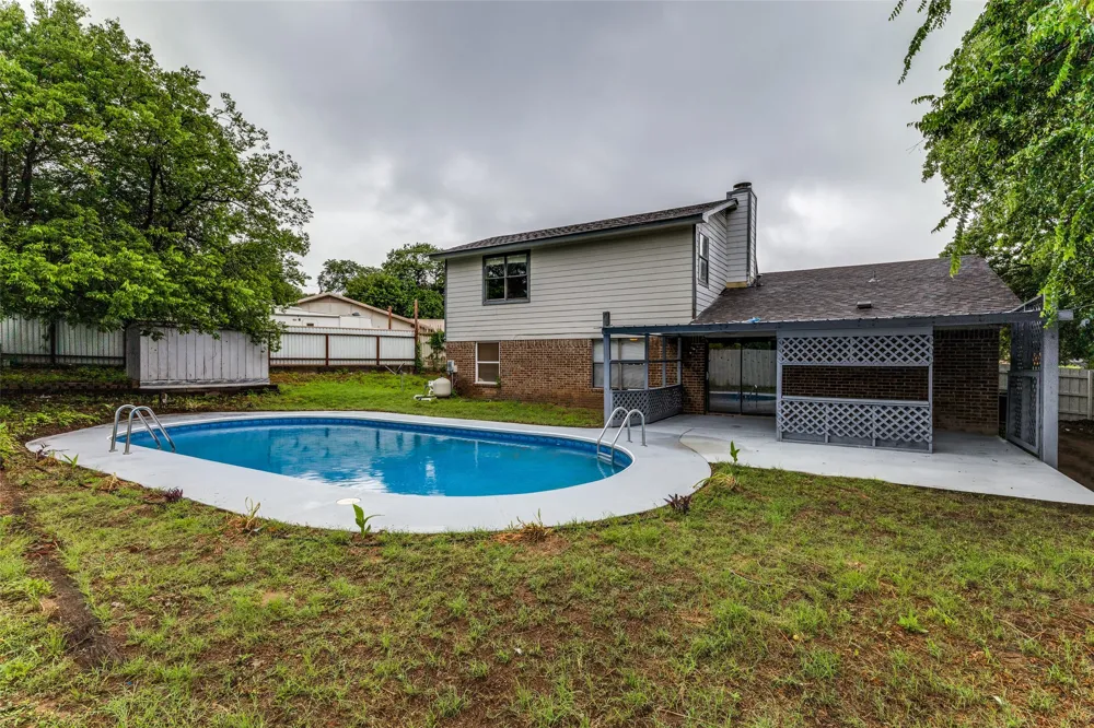 408 Windwood Court Azle, TX 76020