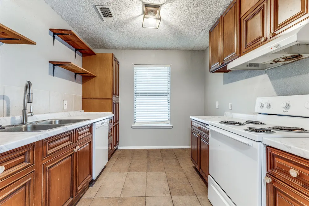 408 Windwood Court Azle, TX 76020