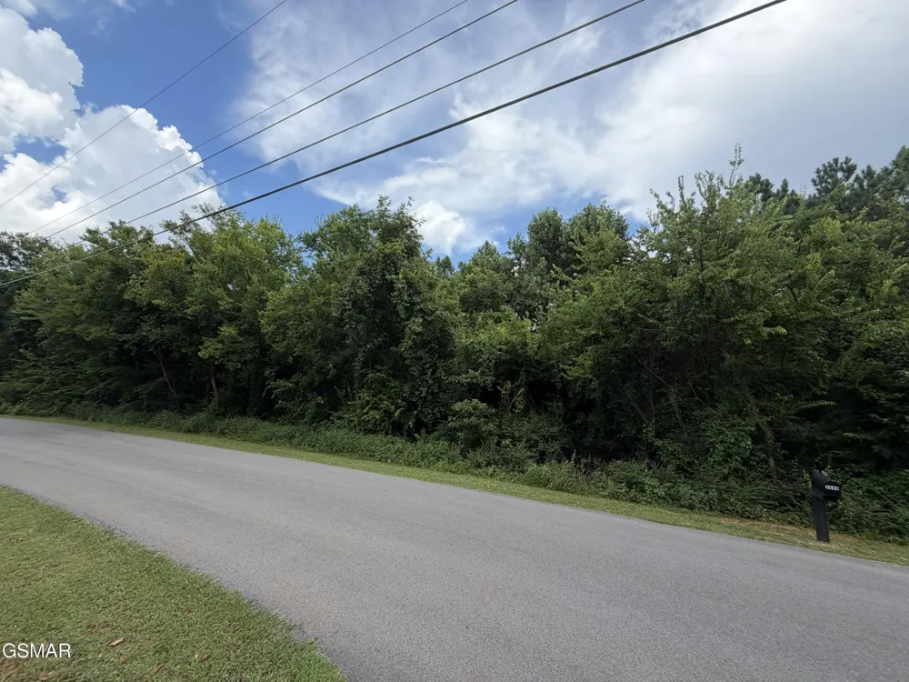 15 Sunrise Boulevard Kodak, TN 37764