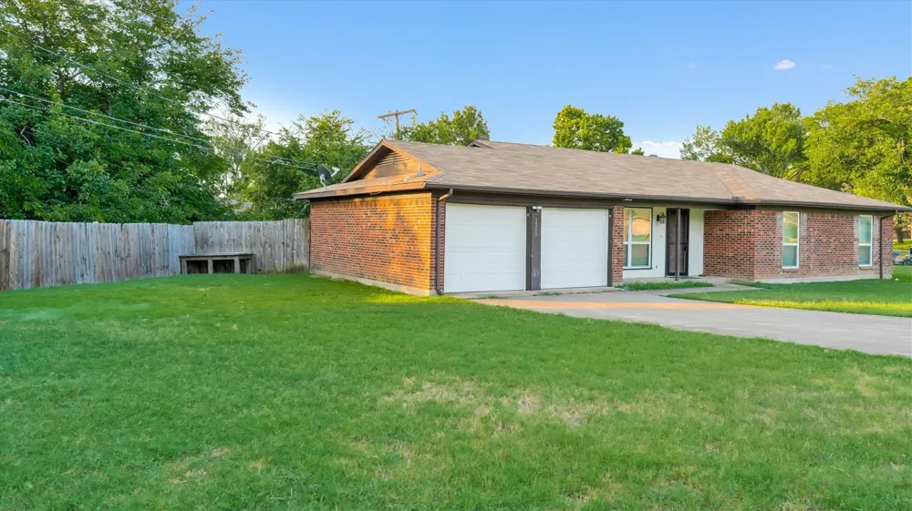 1500 High Ridge Road Benbrook, TX 76126