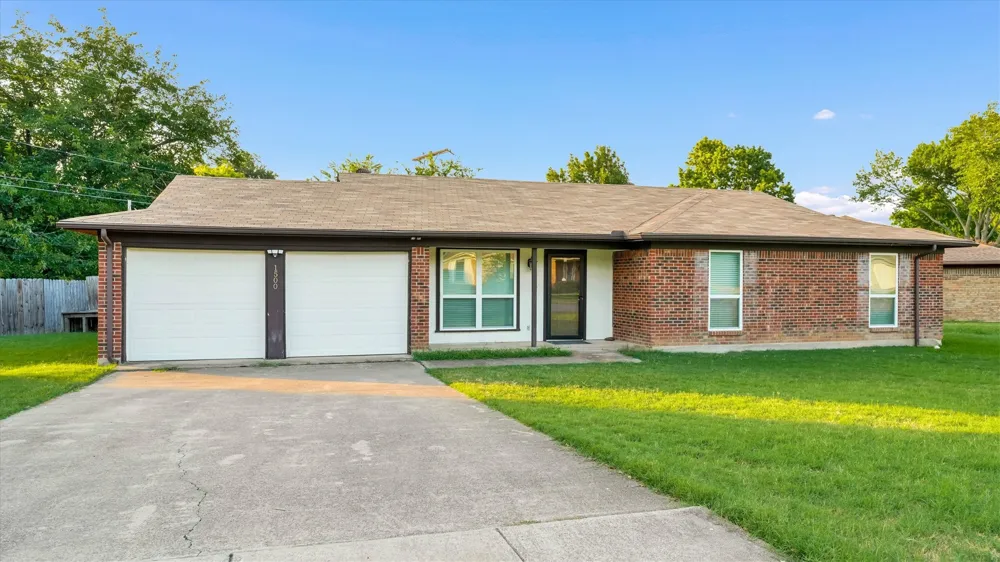 1500 High Ridge Road Benbrook, TX 76126