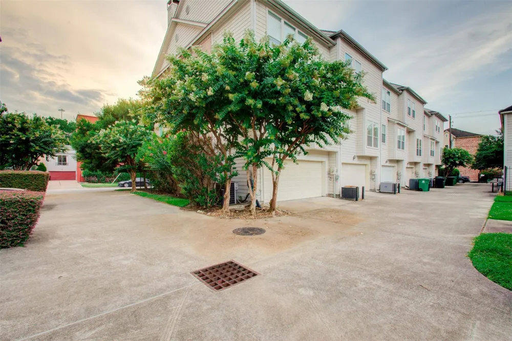 1733 Tuam Street Houston, TX 77004