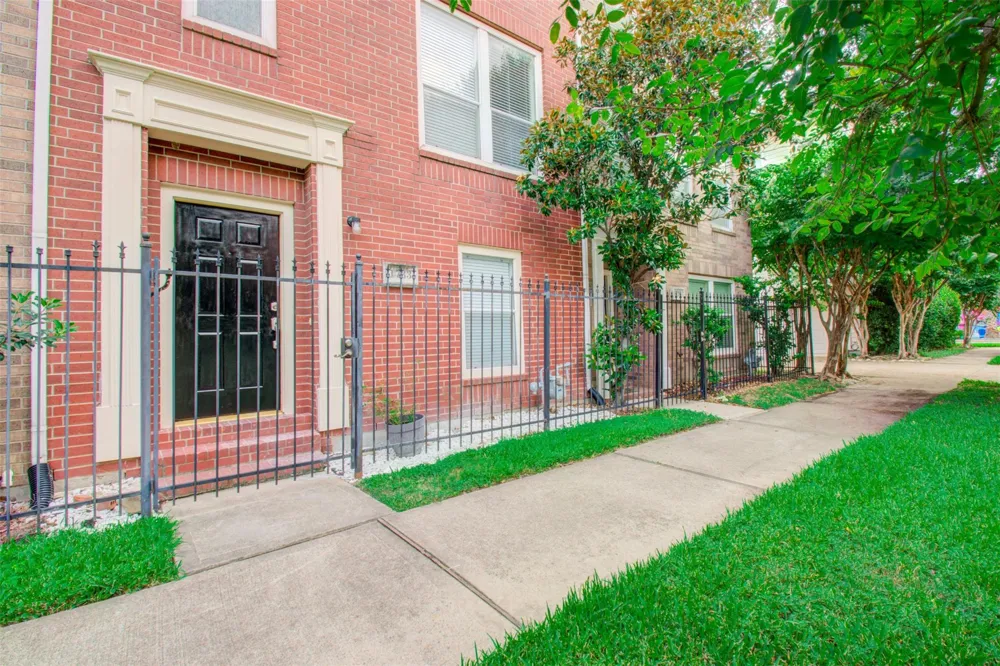 1733 Tuam Street Houston, TX 77004