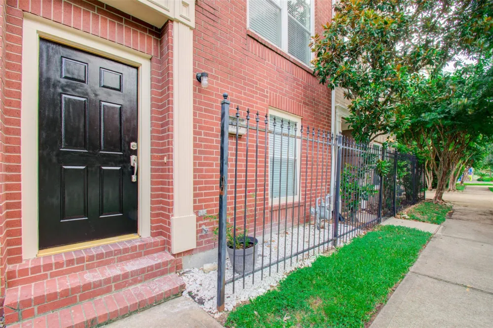 1733 Tuam Street Houston, TX 77004