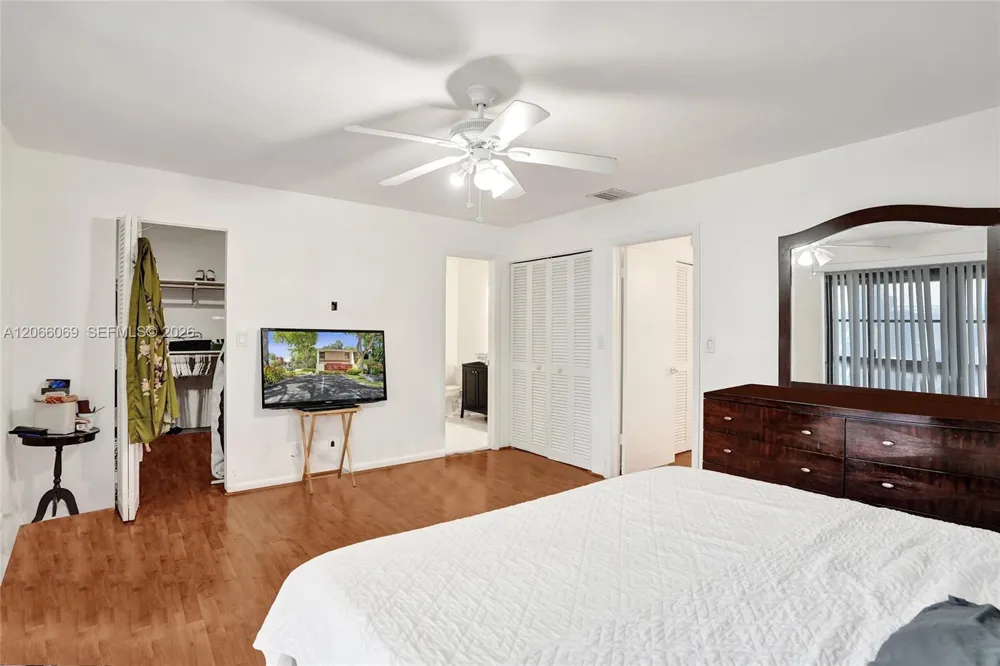 2999 Lakewood Ln Hollywood, FL 33021