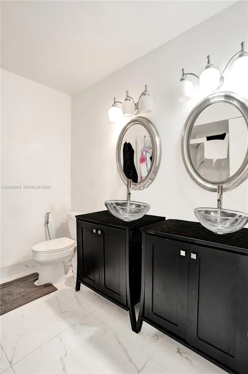 2999 Lakewood Ln Hollywood, FL 33021