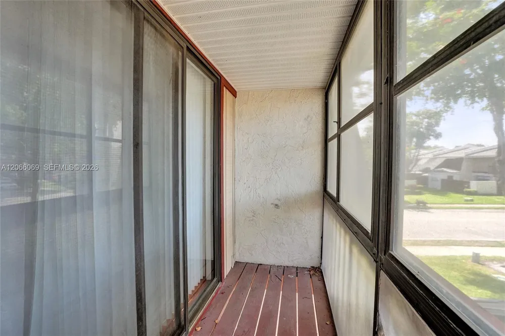 2999 Lakewood Ln Hollywood, FL 33021