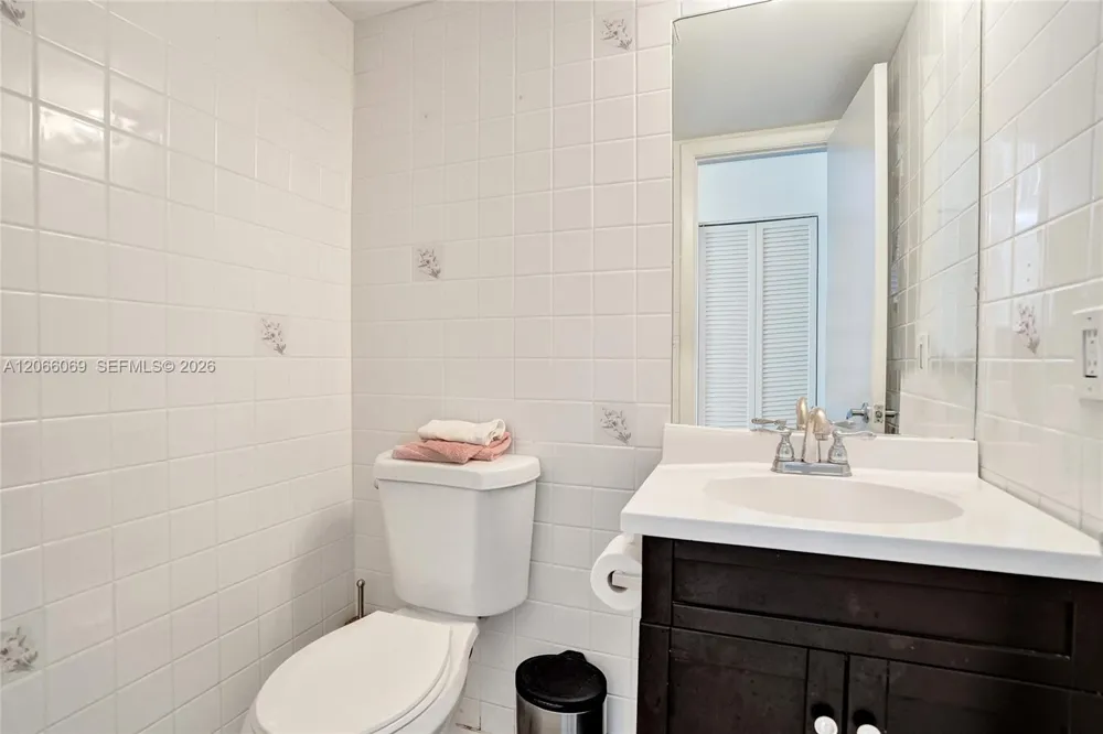 2999 Lakewood Ln Hollywood, FL 33021