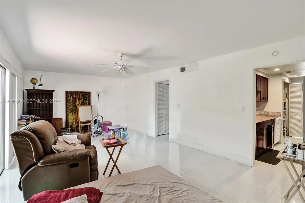 2999 Lakewood Ln Hollywood, FL 33021