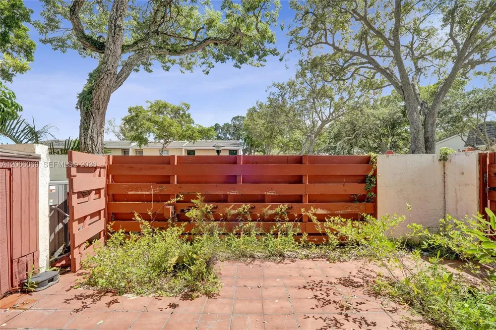 2999 Lakewood Ln Hollywood, FL 33021
