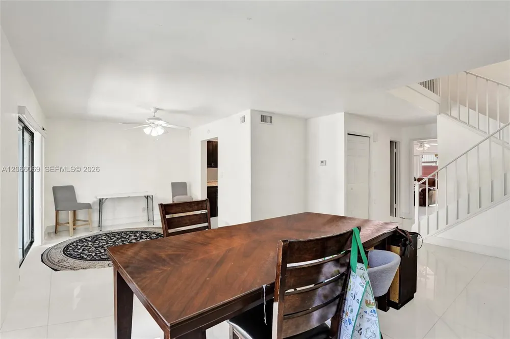 2999 Lakewood Ln Hollywood, FL 33021