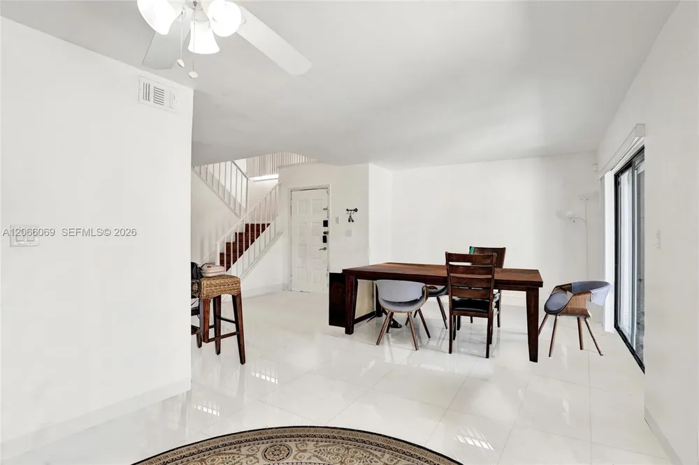 2999 Lakewood Ln Hollywood, FL 33021