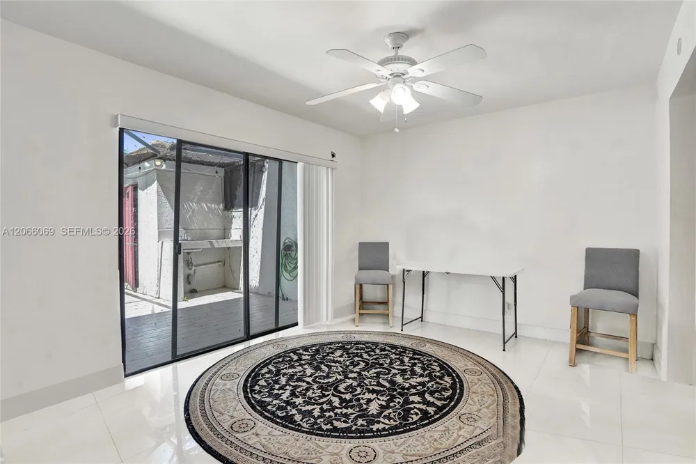 2999 Lakewood Ln Hollywood, FL 33021