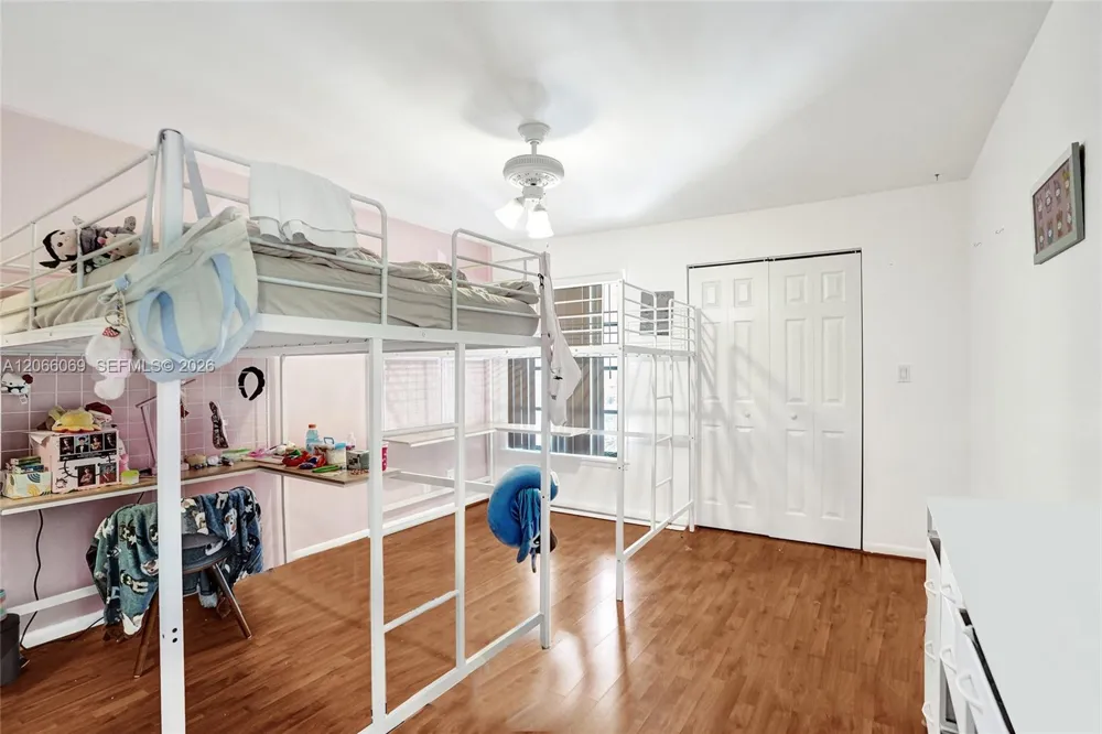 2999 Lakewood Ln Hollywood, FL 33021