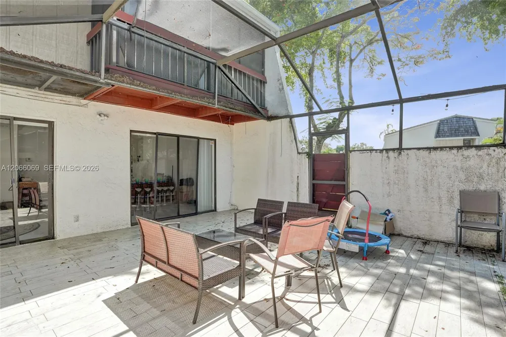 2999 Lakewood Ln Hollywood, FL 33021