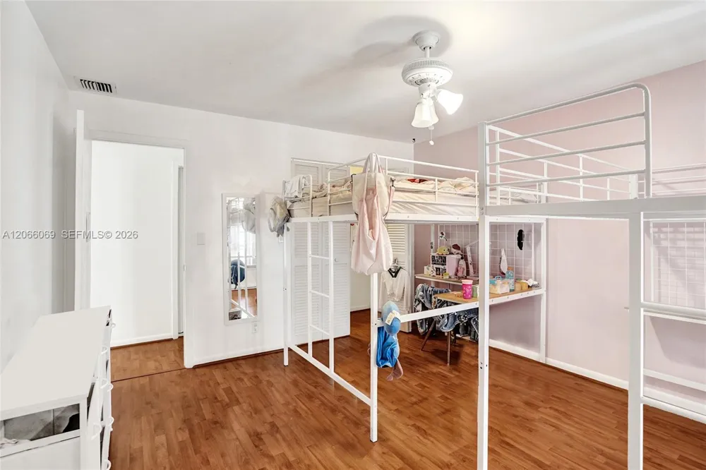 2999 Lakewood Ln Hollywood, FL 33021