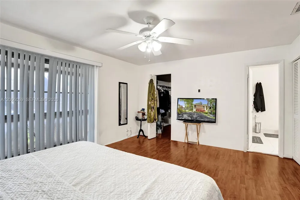 2999 Lakewood Ln Hollywood, FL 33021