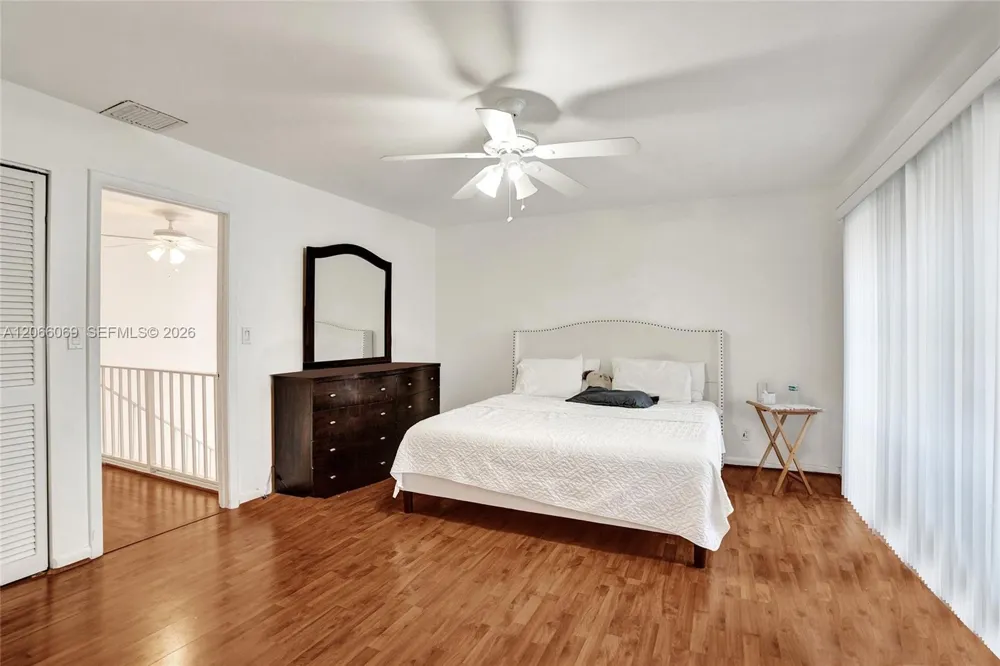 2999 Lakewood Ln Hollywood, FL 33021