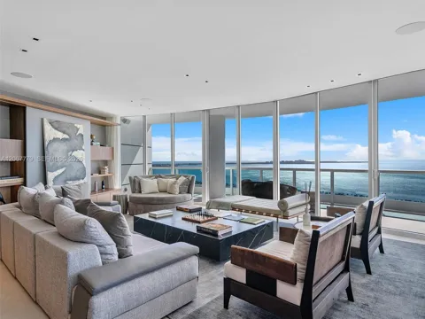 2127 Brickell Ave #3602