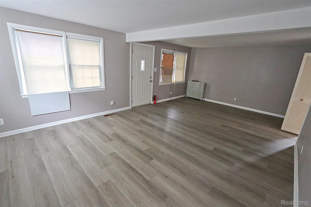 19476 NEGAUNEE Redford Charter Township, MI 48240