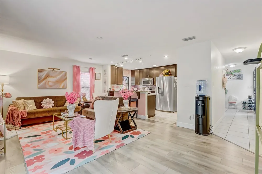 8691 CONTOURA DRIVE Orlando, FL 32810