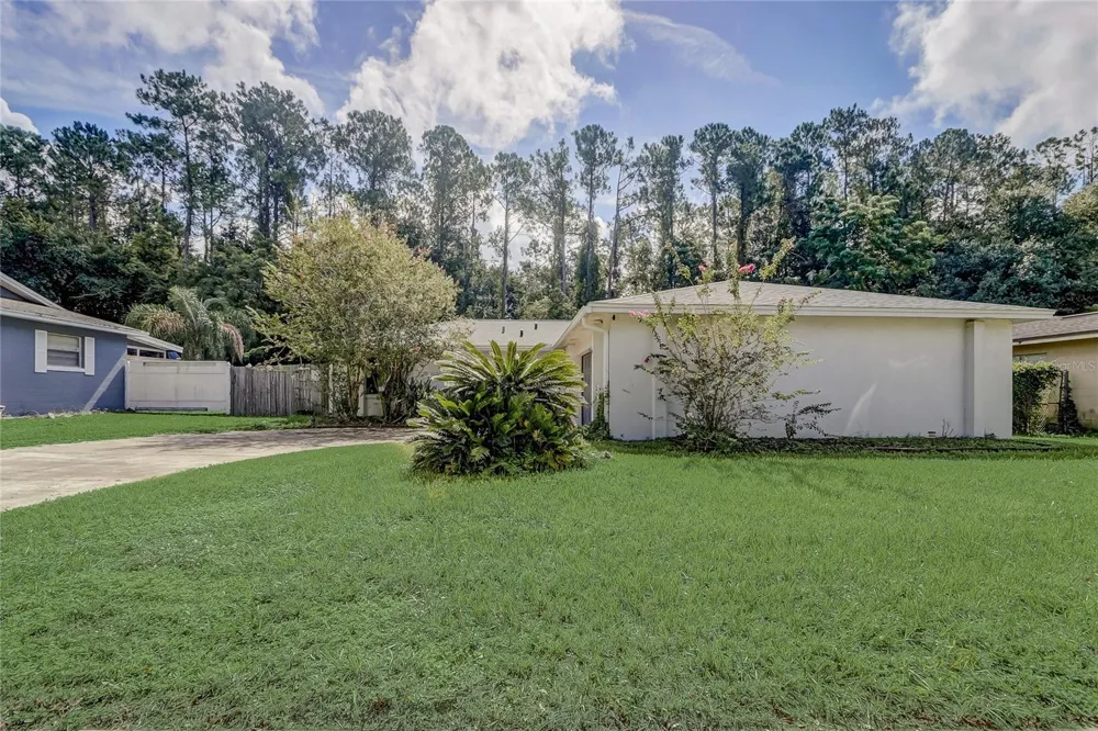 8691 CONTOURA DRIVE Orlando, FL 32810