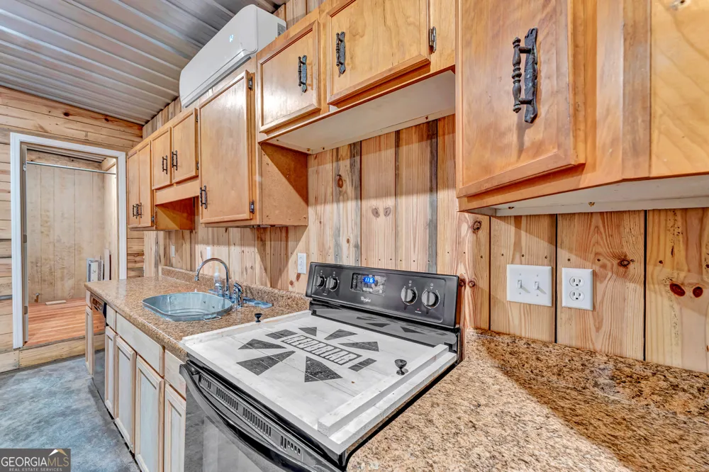 1039 Womack RD N Garfield, GA 30425