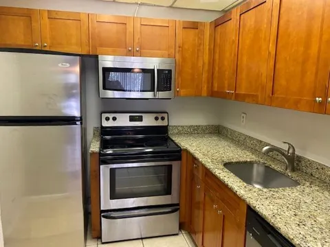 626 NW 13TH STREET #28