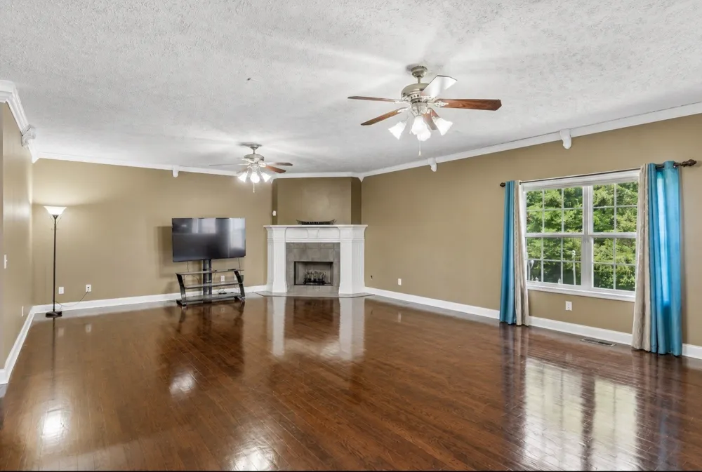 1296 Blairfield Dr Antioch, TN 37013