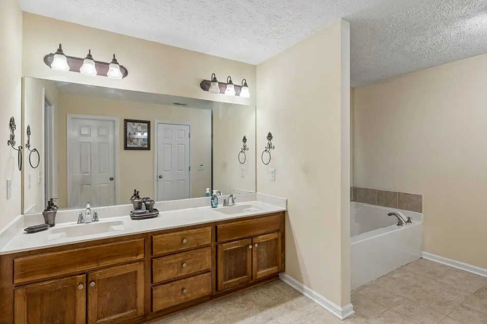 1296 Blairfield Dr Antioch, TN 37013