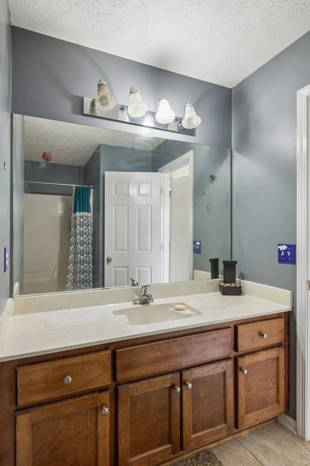 1296 Blairfield Dr Antioch, TN 37013