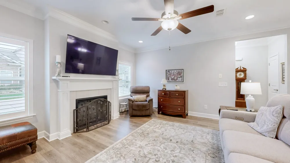 2460 Stonecenter Ln Murfreesboro, TN 37128