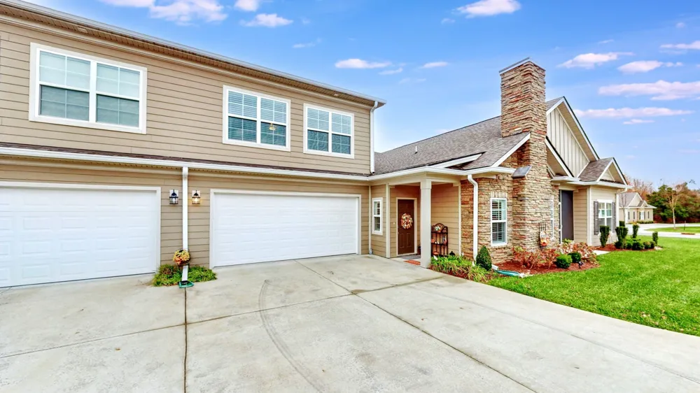2460 Stonecenter Ln Murfreesboro, TN 37128