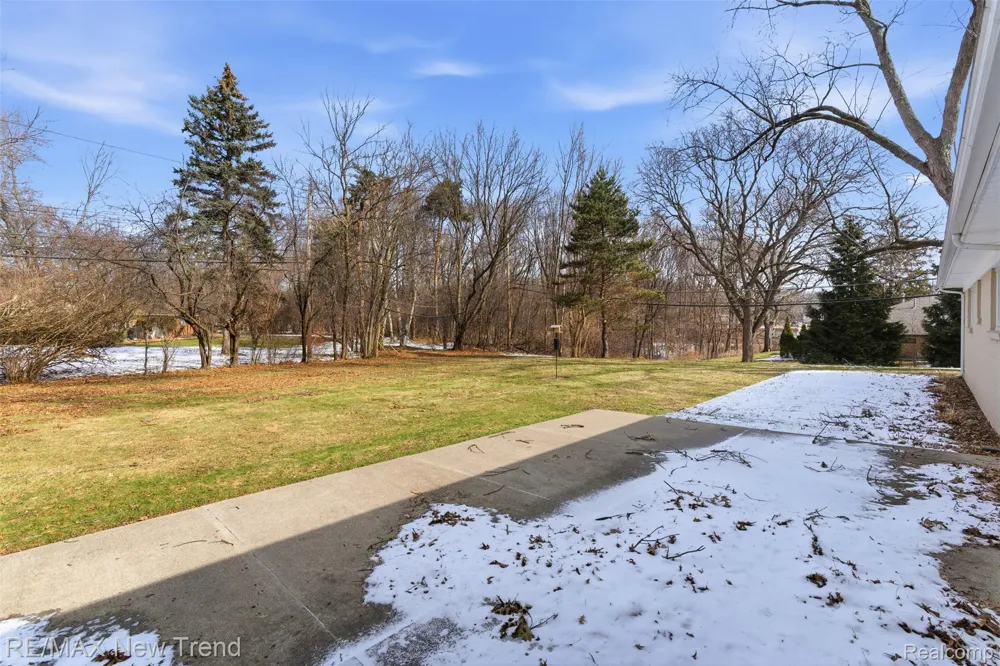 1043 Westview Road Bloomfield Hills City, MI 48304