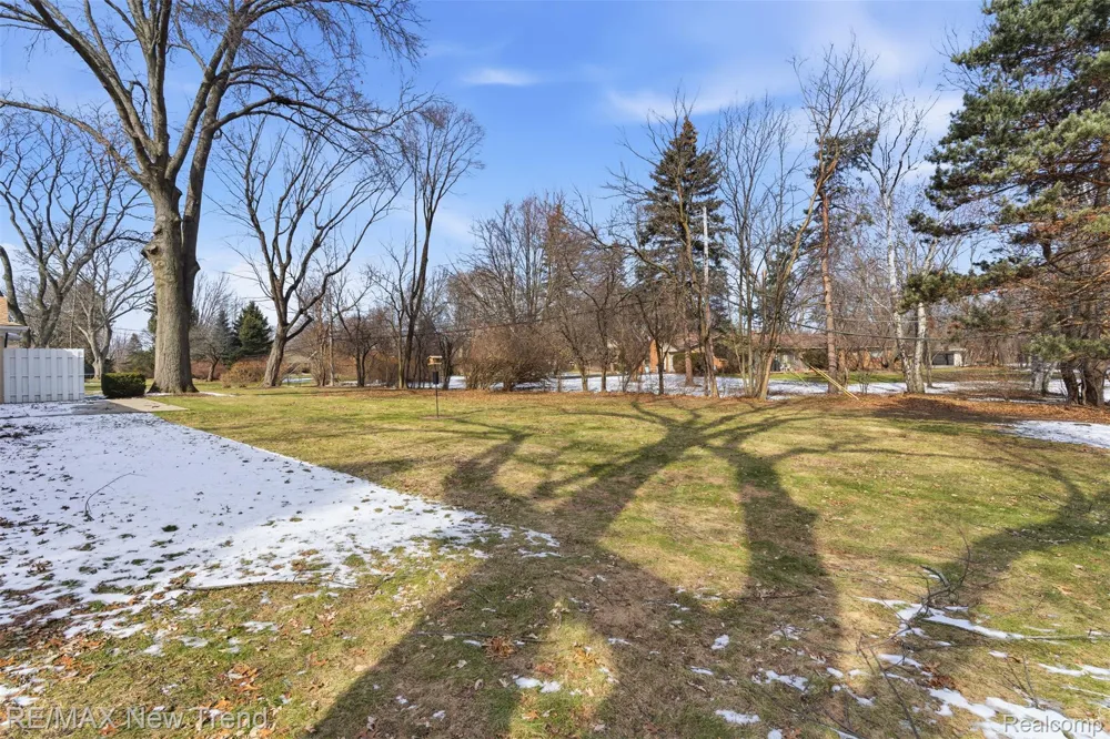 1043 Westview Road Bloomfield Hills City, MI 48304