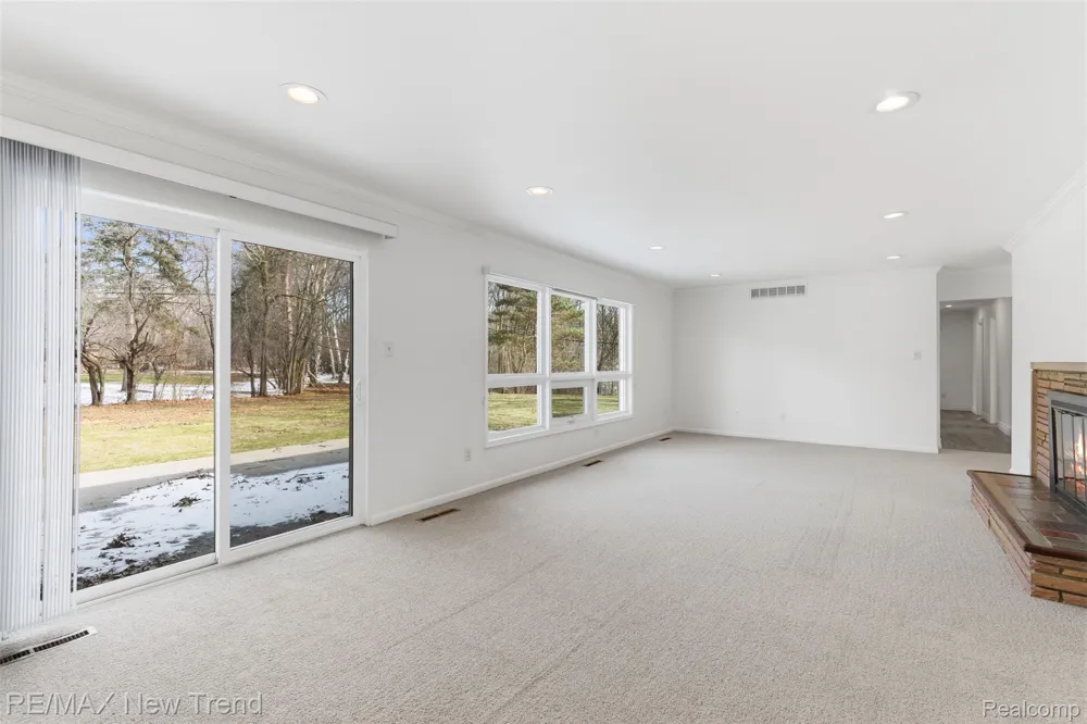 1043 Westview Road Bloomfield Hills City, MI 48304