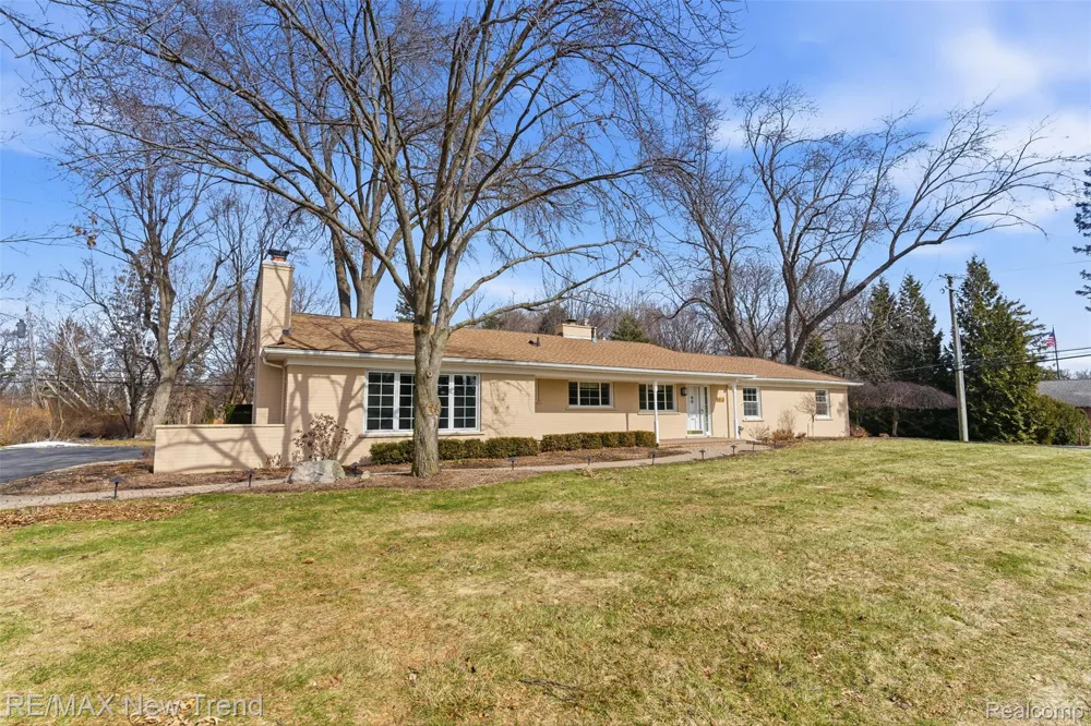 1043 Westview Road Bloomfield Hills City, MI 48304