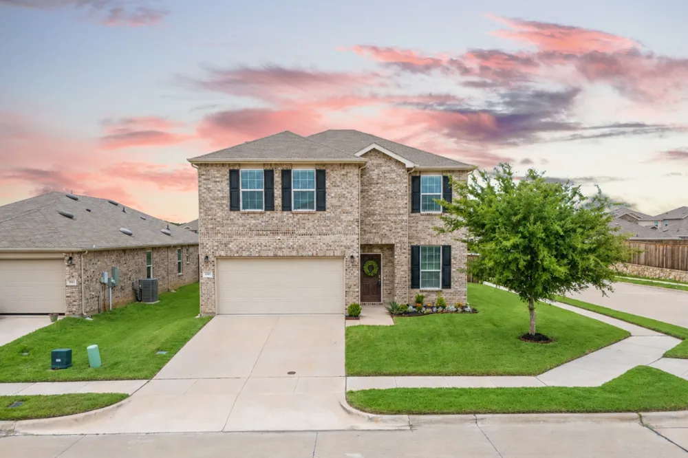 1145 Vernon Drive Aubrey, TX 76227